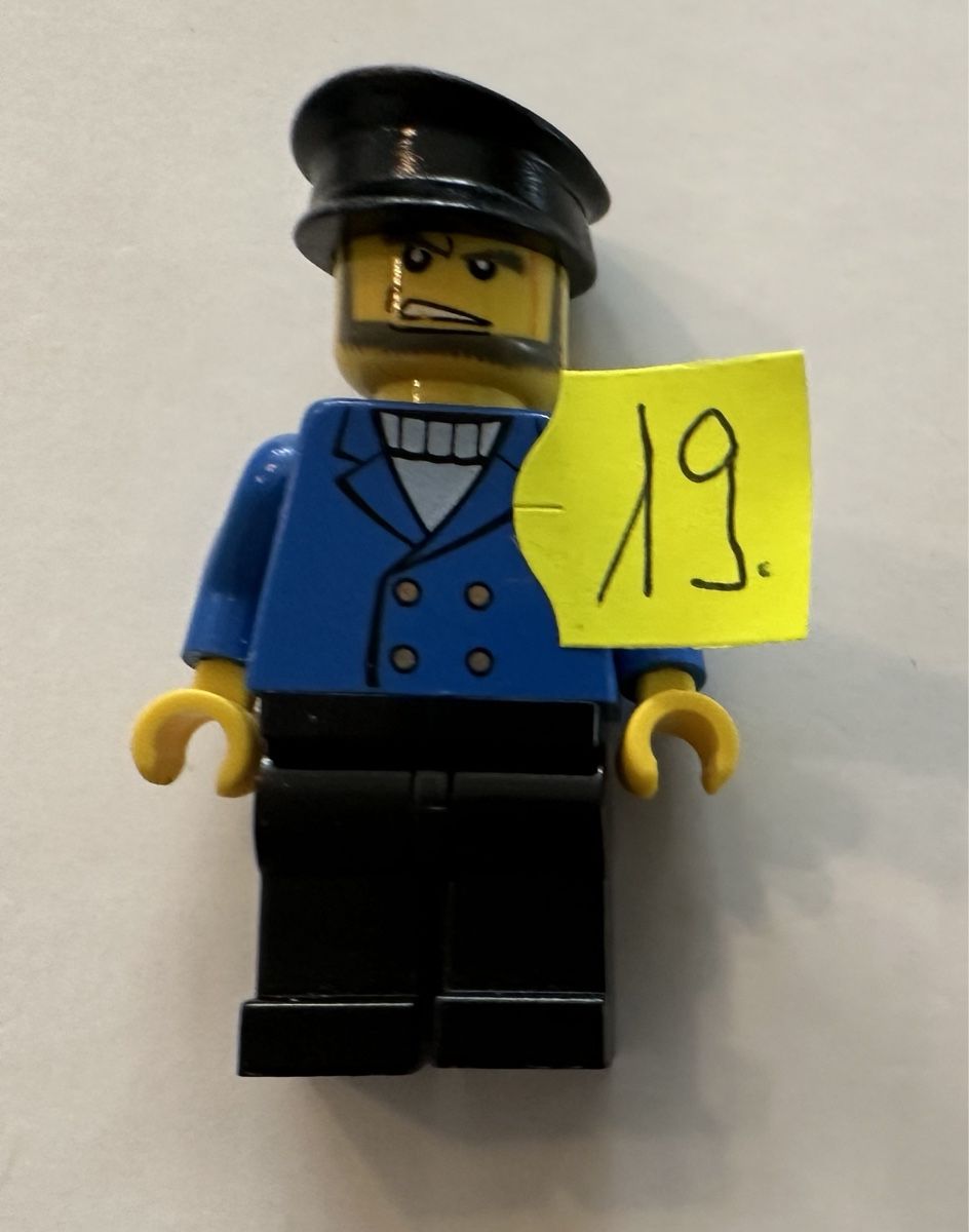 Lego Spielzeuge: 1 LEGO Figur Hovercraft Pilot blaue Jacke Nr. 19. – Gebraucht aus Rheinfelden von zim_2hqc 2