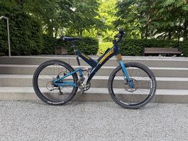 Cannondale Super V Raven Retro MTB Carbon Fully 26
