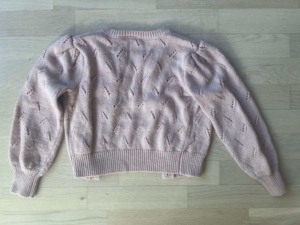 Vestes & Manteaux: Strickjäckli mit Goldfäden – D'occasion à Allschwil par Fabienne0124 1