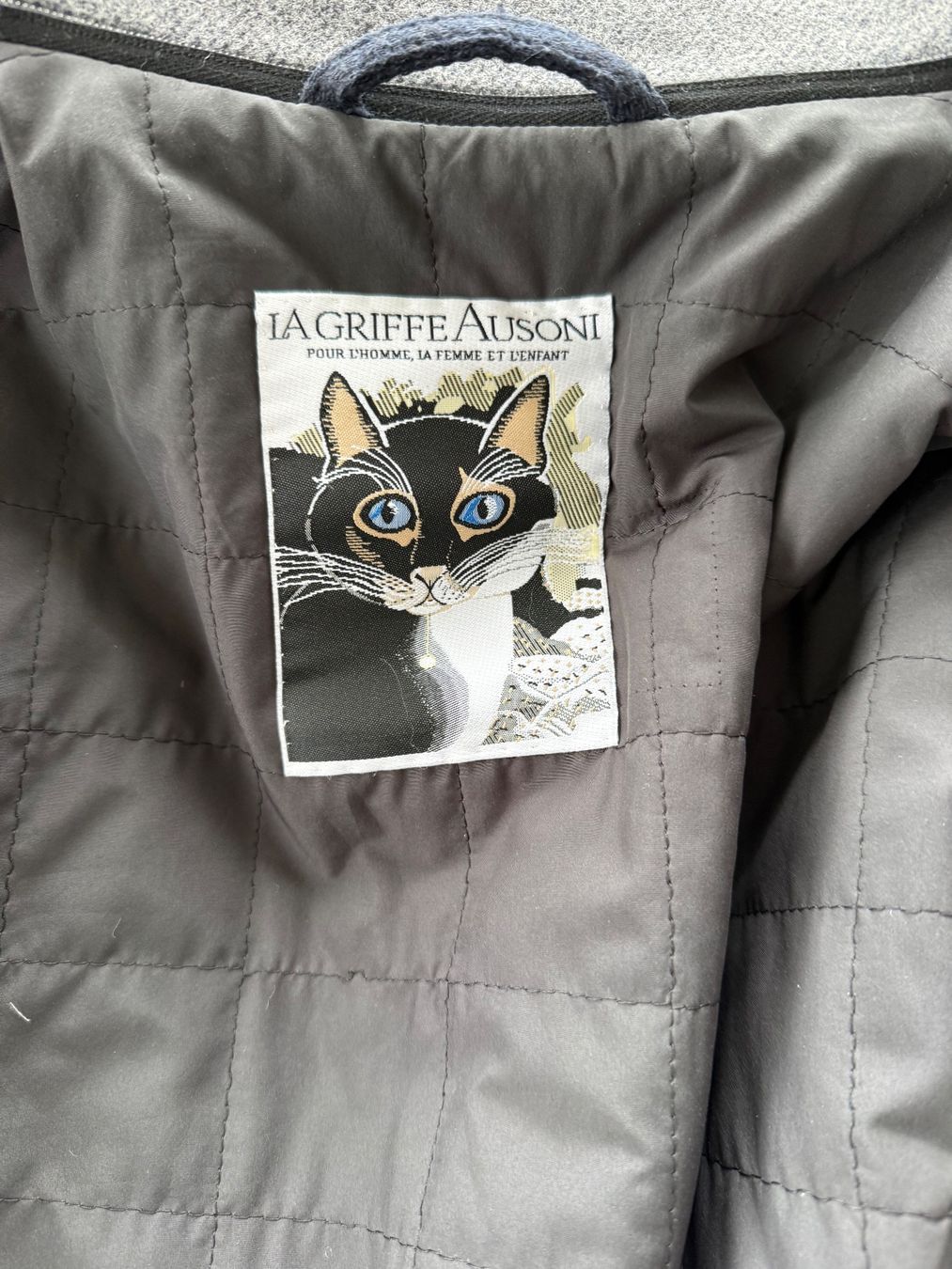 Cappotti: MANTEL LA GRIFFE AUSONI FARBE GRAU – Usato da neerach venduto da Ywonder