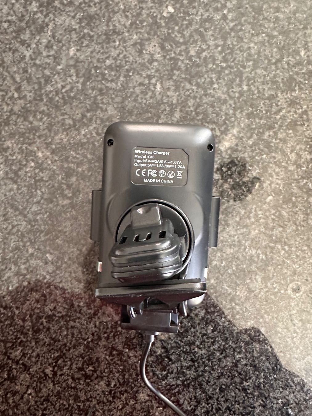 Caricabatterie: 10W Qi Wireless Fast Charge Auto KFZ Halterung – Usato da Selzach venduto da Sanbana91 2