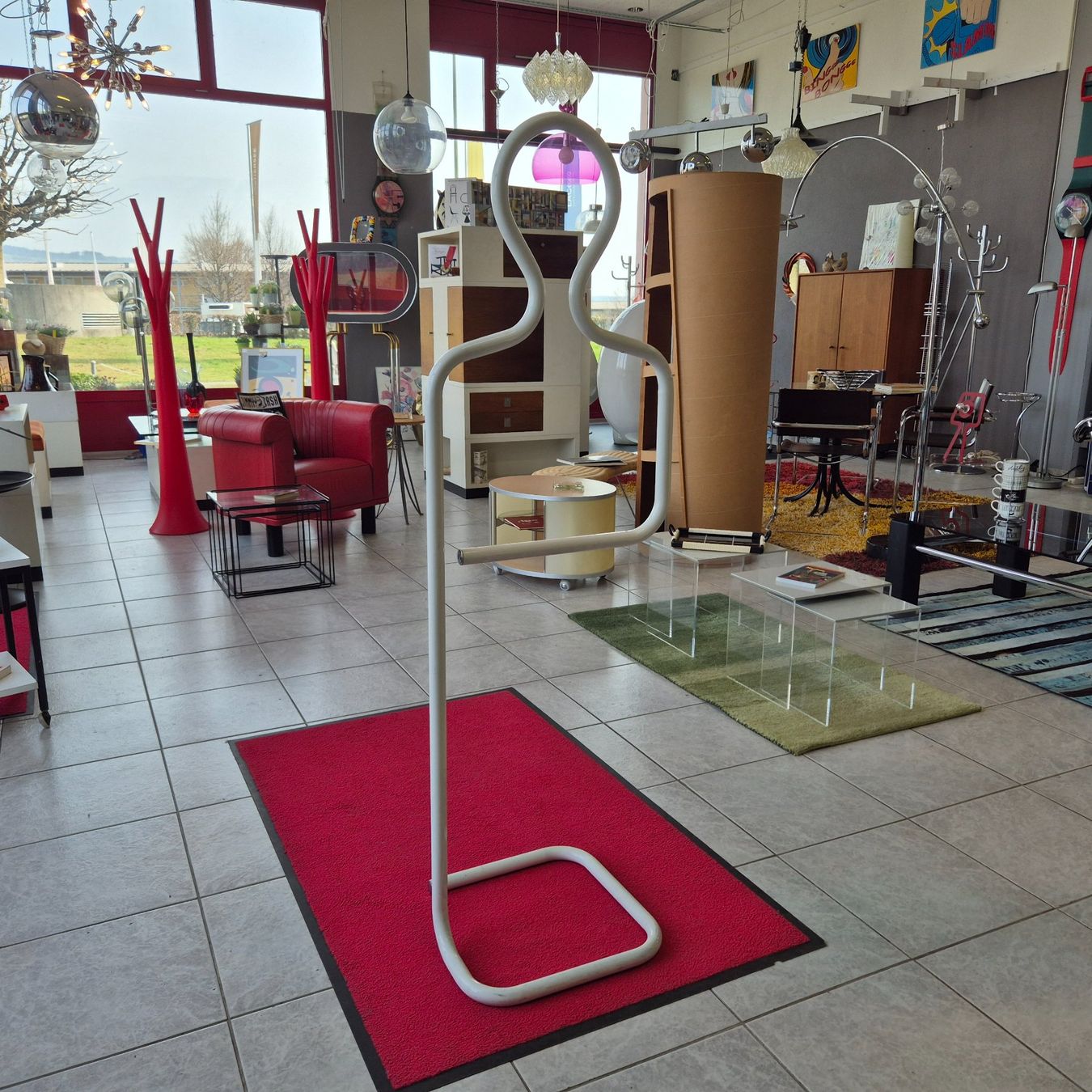 Garderobe: Design Herrendiener Garderobenständer Kleiderständer – Gebraucht aus Nottwil von Wondewa-Shop 9