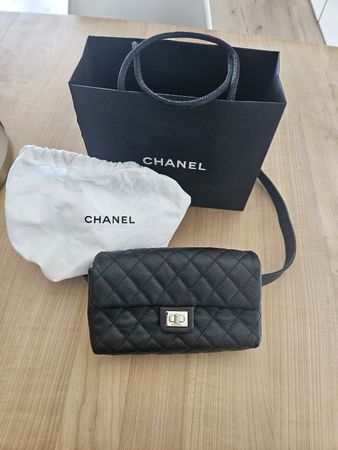 Chanel marsupio nero in pelle, condizioni eccellenti!