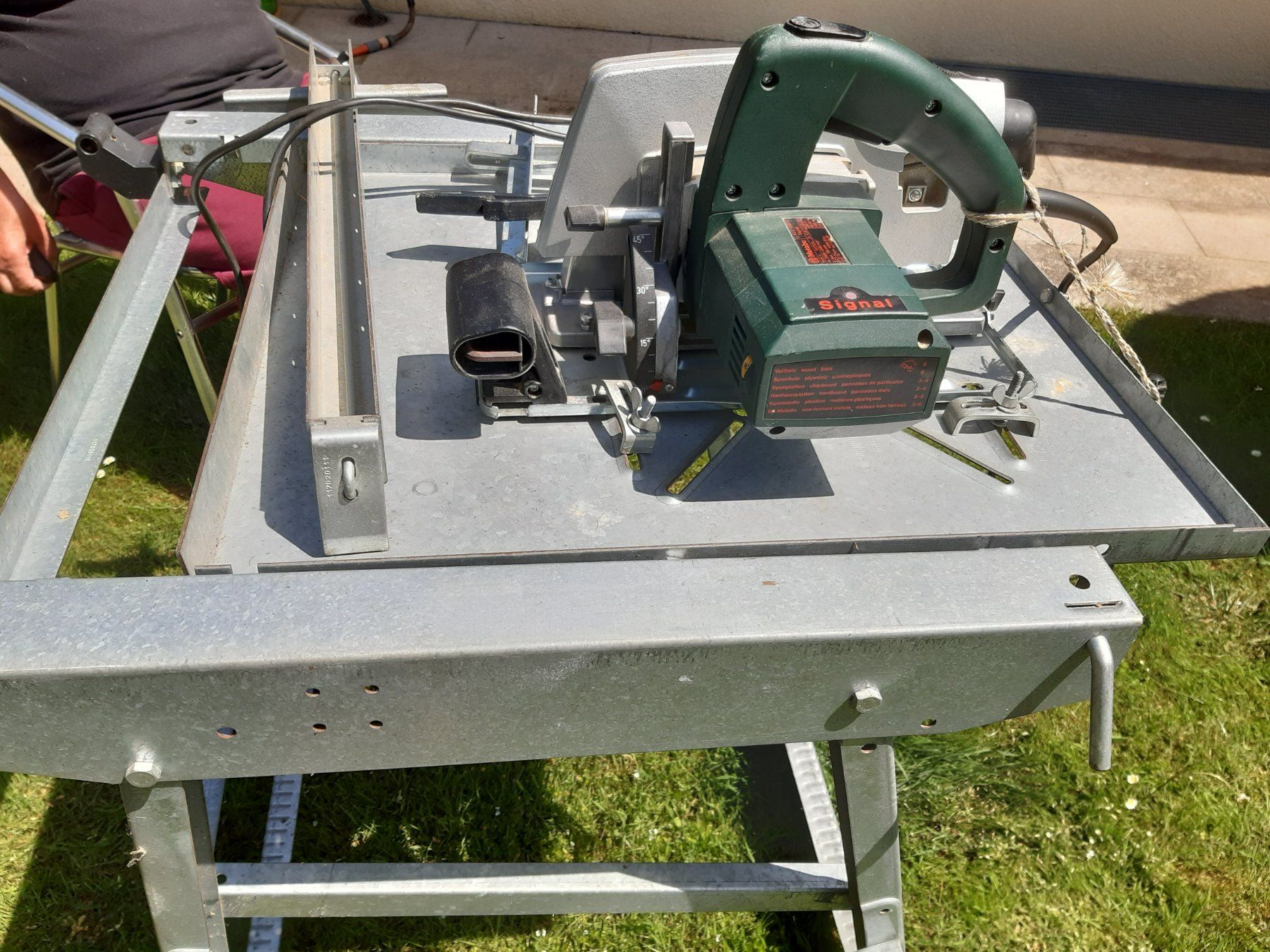 Metabo Scies: Kreissäge mit passendem, zusammenklappbaren, Böckli – D'occasion à Niederweningen par pixim 2