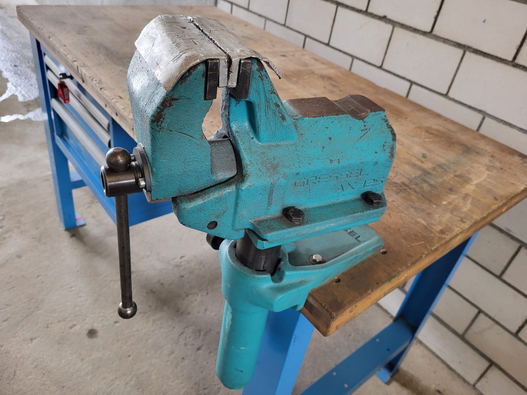 Gressel Tutti gli attrezzi: Gressel Schraubstock mit Lift – Usato da Giebenach venduto da Toto222 3