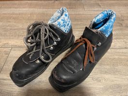 Schuhe (O 1), bequeme Damen-/Kinderskischuhe, Gr. 25/4,5