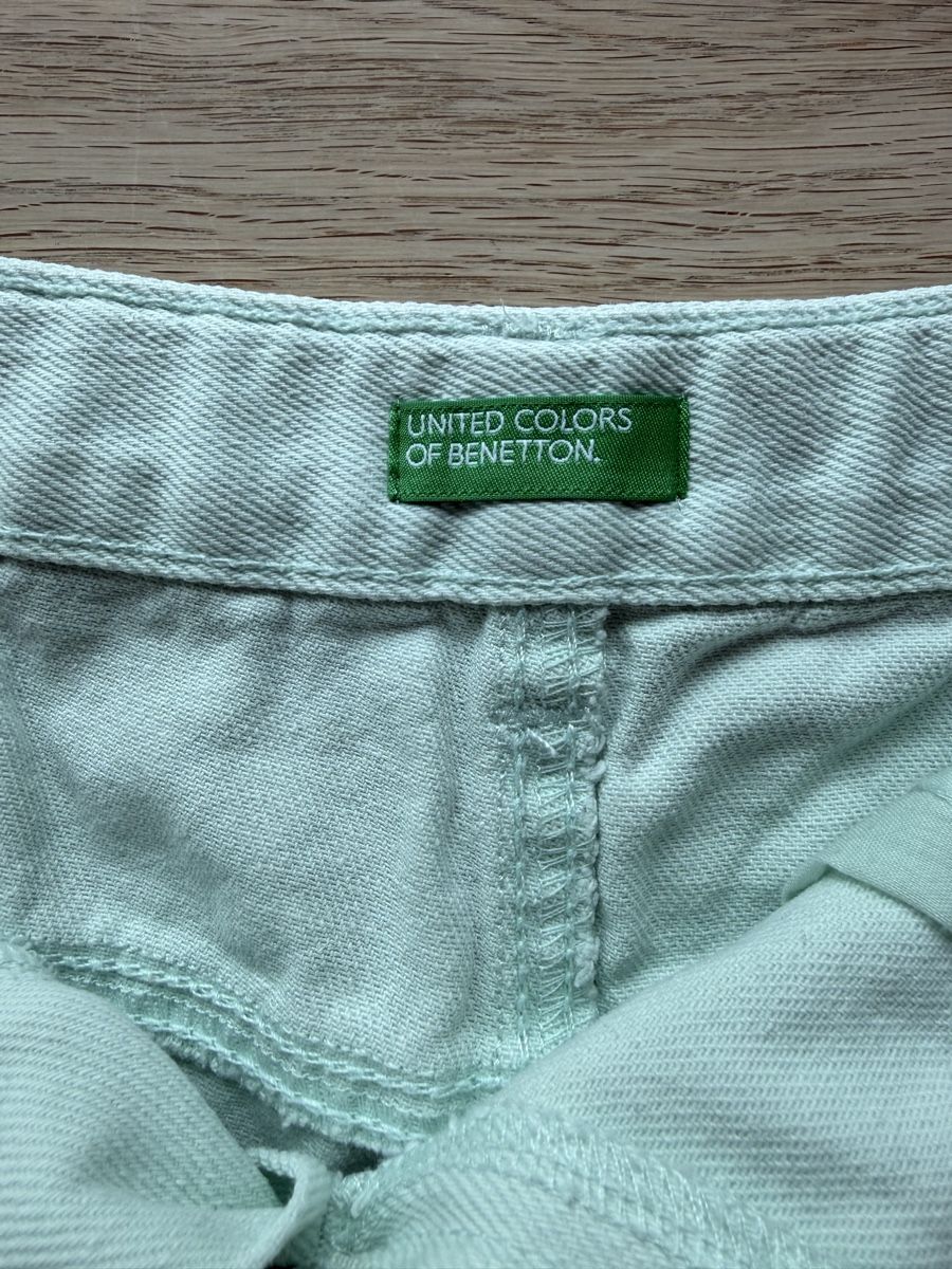 Benetton Pantaloni: Jeans Shorts – Usato da Luzern venduto da nad_nf8f 2