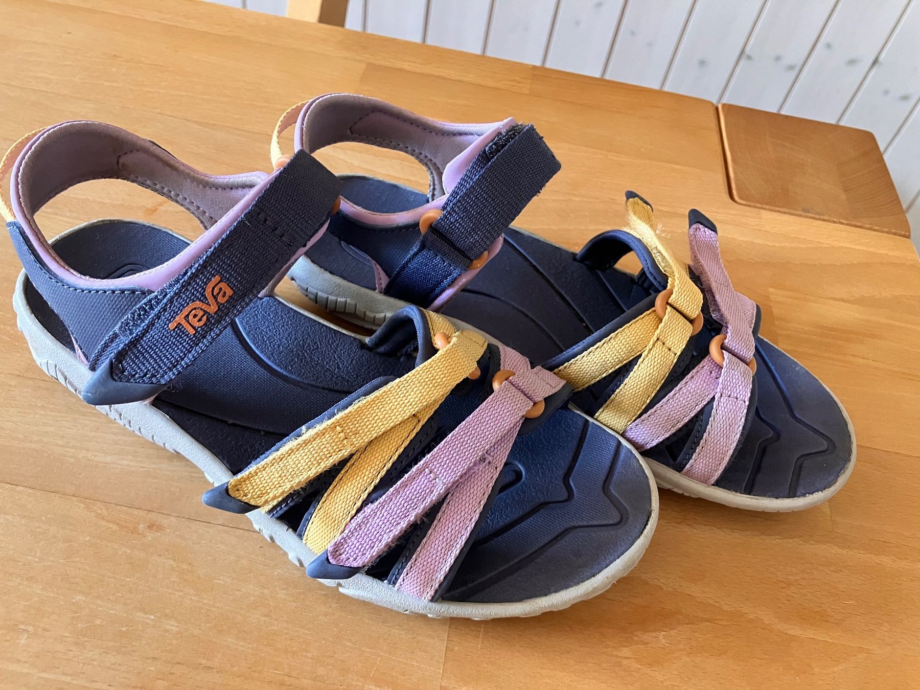 Teva Schuhe für Mädchen: Teva Kindersandalen – Gebraucht aus Winterthur von Risdo 3