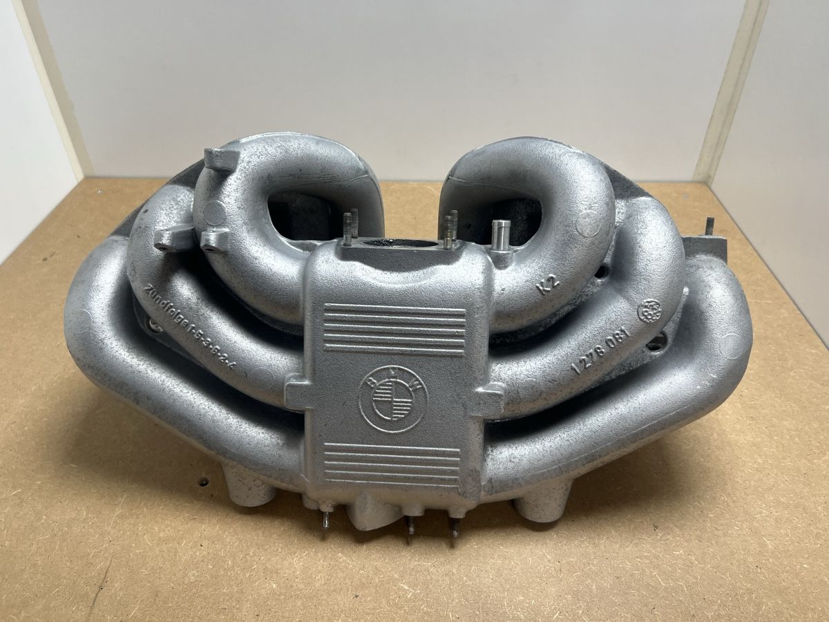 BMW Tutti pezzi di ricambio auto: Collecteur admission BMW E30 E28 – Usato da Poliez-Pittet venduto da Spounce 6