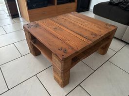 Rustikaler Couchtisch aus Holz  handgemacht & lasiert