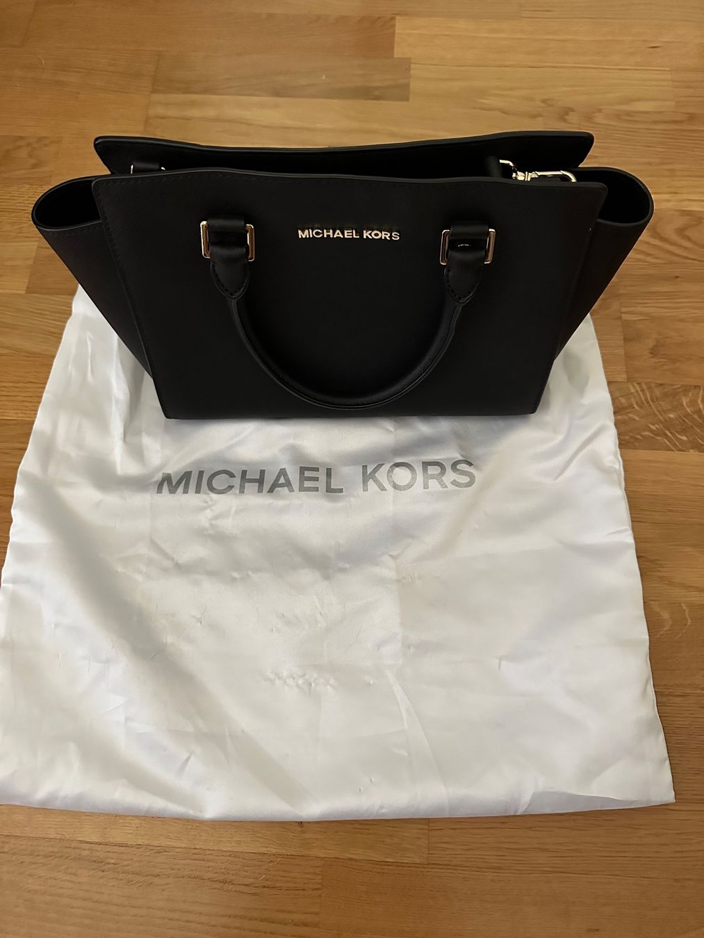 Michael Kors Borse da donna: Sac Michael Kors – Nuovo (secondo la descrizione) da Villars-sur-Glâne venduto da iba_fq5t