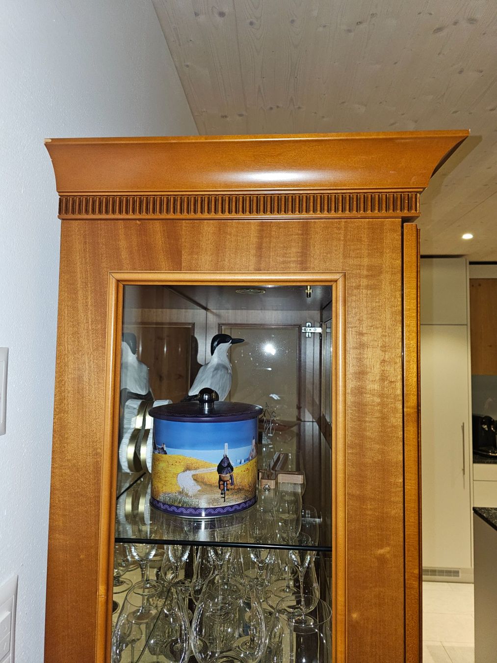 Vetrine: Schöne Glasvitrine mit Beleuchtung – Usato da Seengen venduto da DorisAlias 3