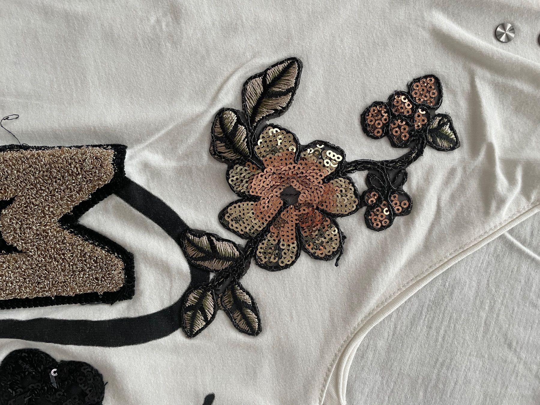 Mos mosh T-shirt: Mos mosh T - shirt – Nuovo (secondo la descrizione) da Unteriberg venduto da fae_2gz2 2