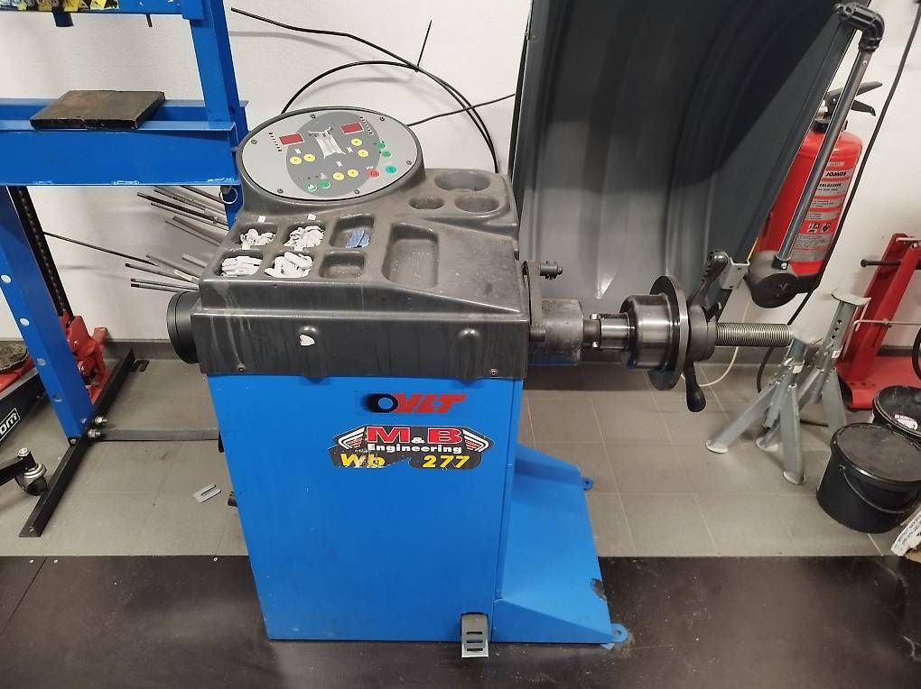 Tutte le macchine: Profi Radauswuchtmaschine – Usato da Brislach venduto da SAAB_11 1
