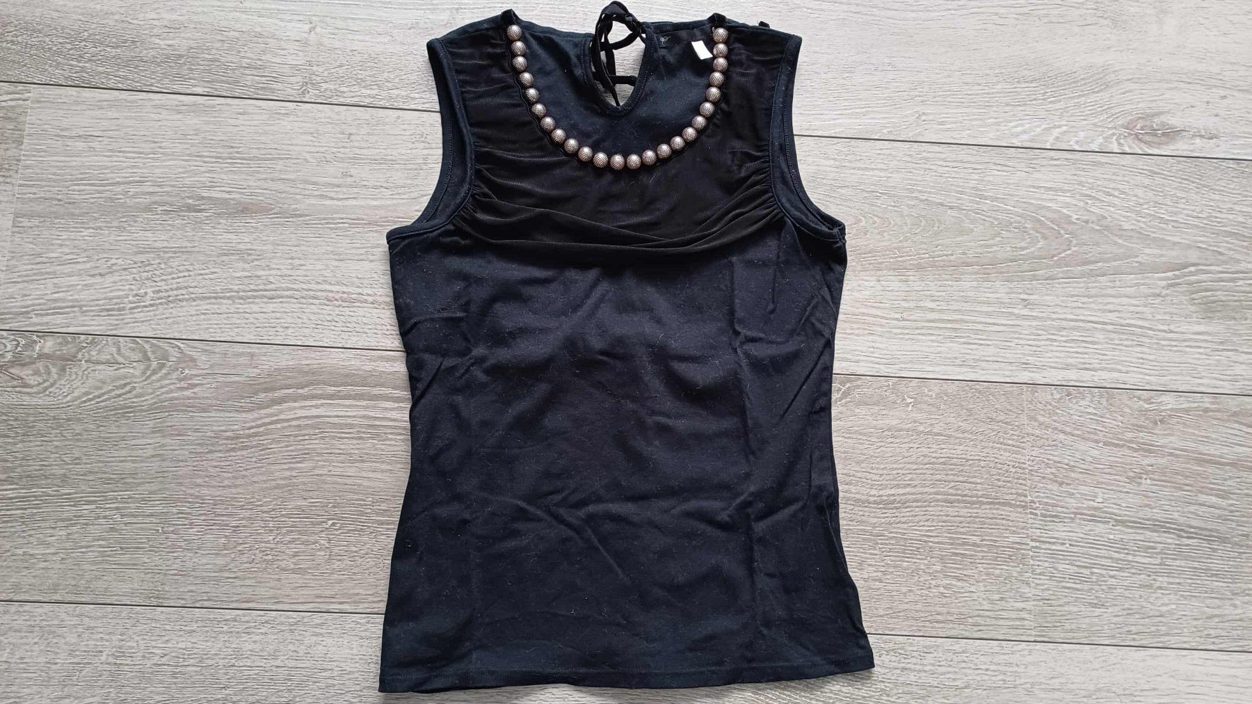 Tops: Jolie top XS – D'occasion à Müntschemier par Kinako