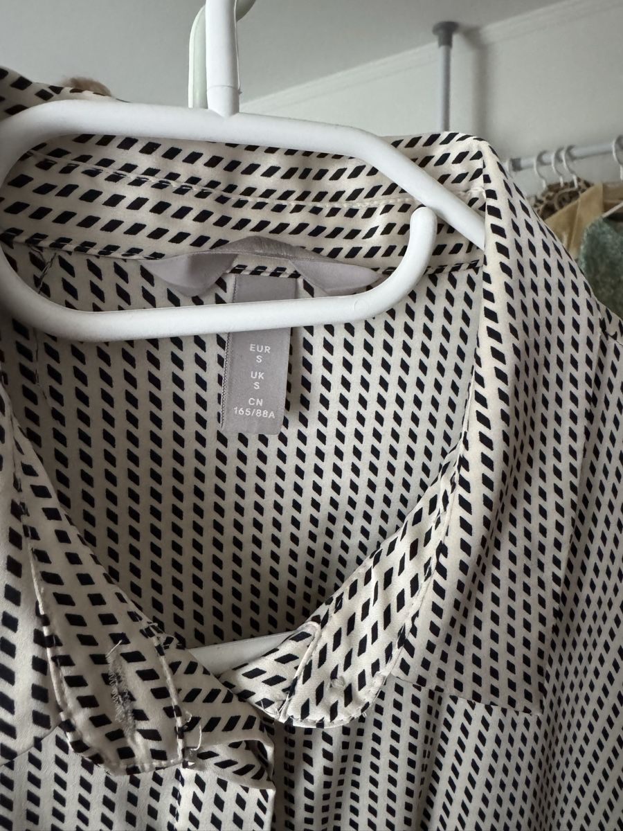 H&M Camicette: Satin Bluse H&M Gr S – Nuovo (secondo la descrizione) da Buochs venduto da nik_r7gm 1