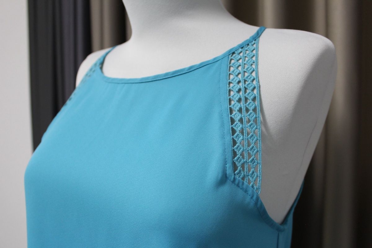 Guess Blusen: türkise Damen Guess Bluse – Gebraucht aus Kaltbrunn von val_zj7t 1