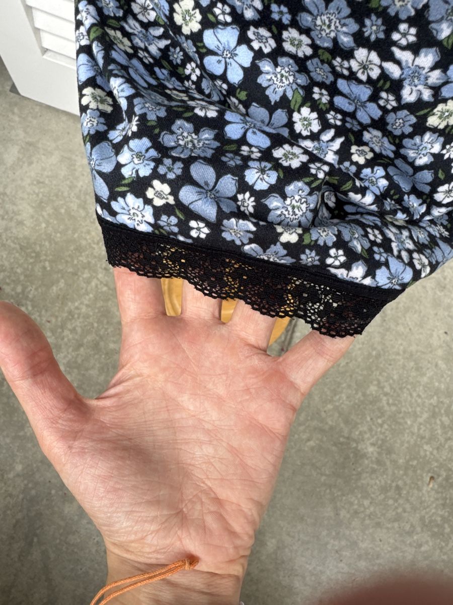 Vestiti: Sommerliches Mini Kleid mit Blumenmuster, Grösse 36 – Usato da Basel venduto da fiona_second-hand_BS 6