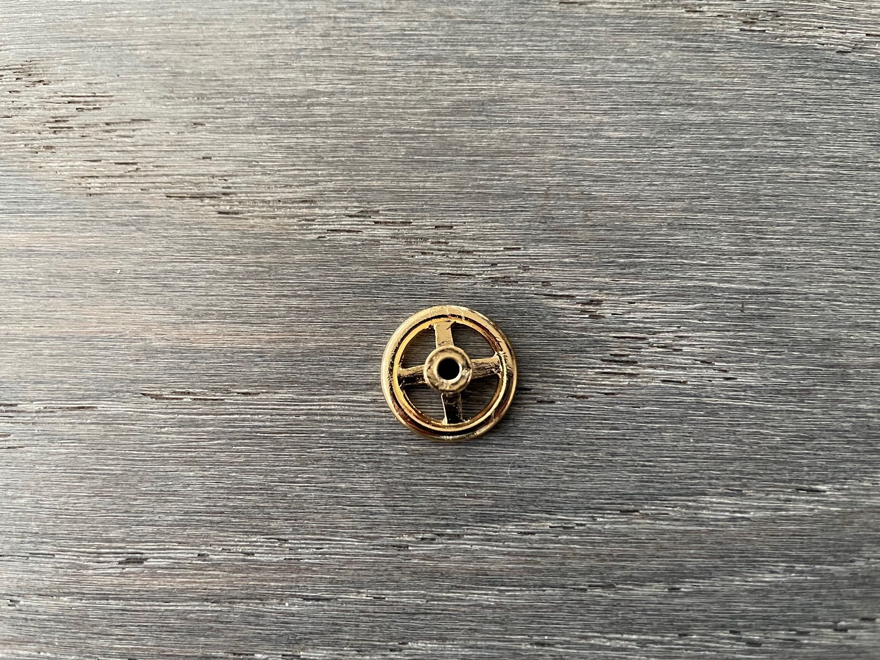 Modellini d'auto: Goldenes Lenkrad/Steuerrad 1.5 cm Durchmesser – Usato da Hünenberg venduto da Betsch1 1
