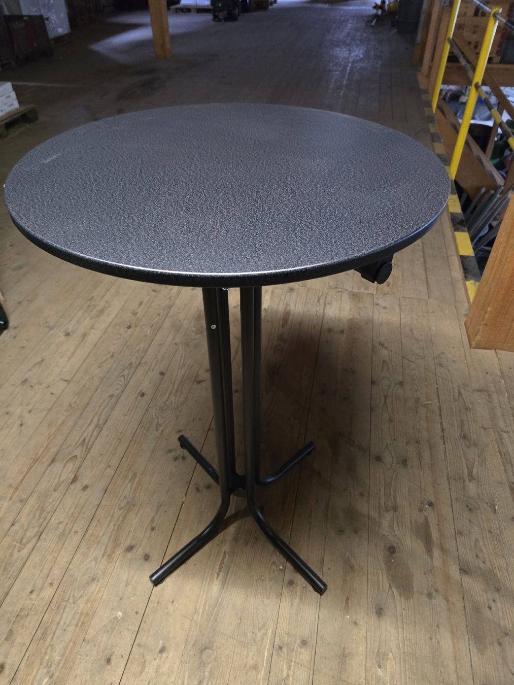 Tables: Stehtisch – D'occasion à Fischingen par Produktix