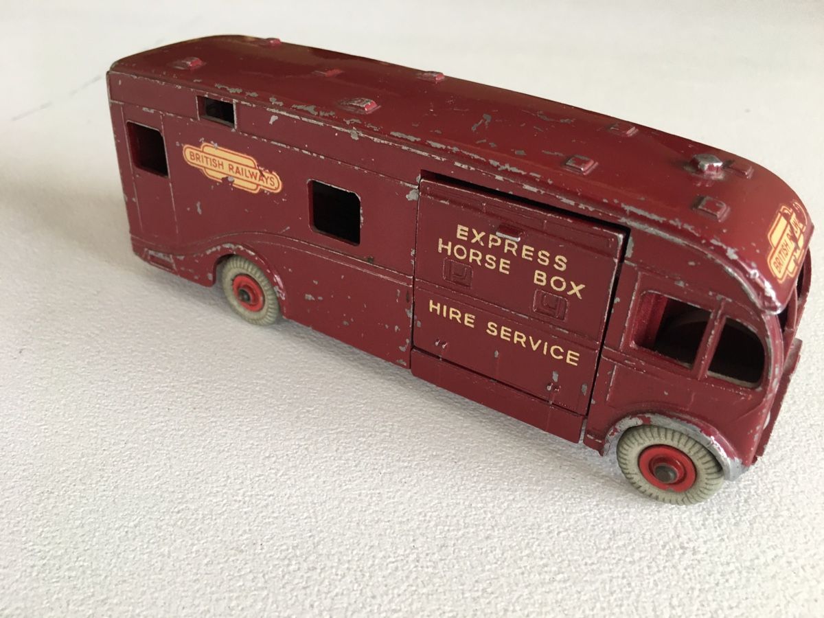 Dinky Toys Giocattoli: Dinky Pferdetransporter – Usato da Grellingen venduto da Toyhamster