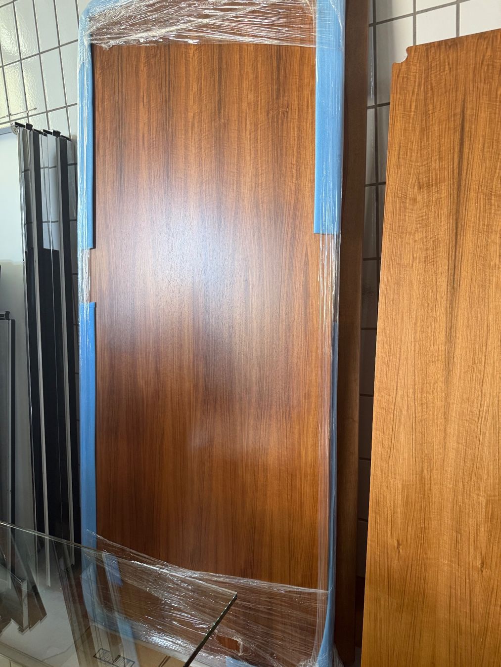 USM Tavoli: USM Haller Tisch 200×100 Nussbaum – Usato da St. Gallen venduto da MSMoebelhandel 2