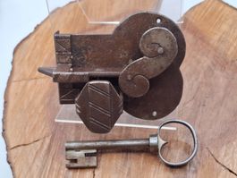 1 Möbel Schloss mit Schlüssel, DM3.7cm, DLS (3953#MBS3)