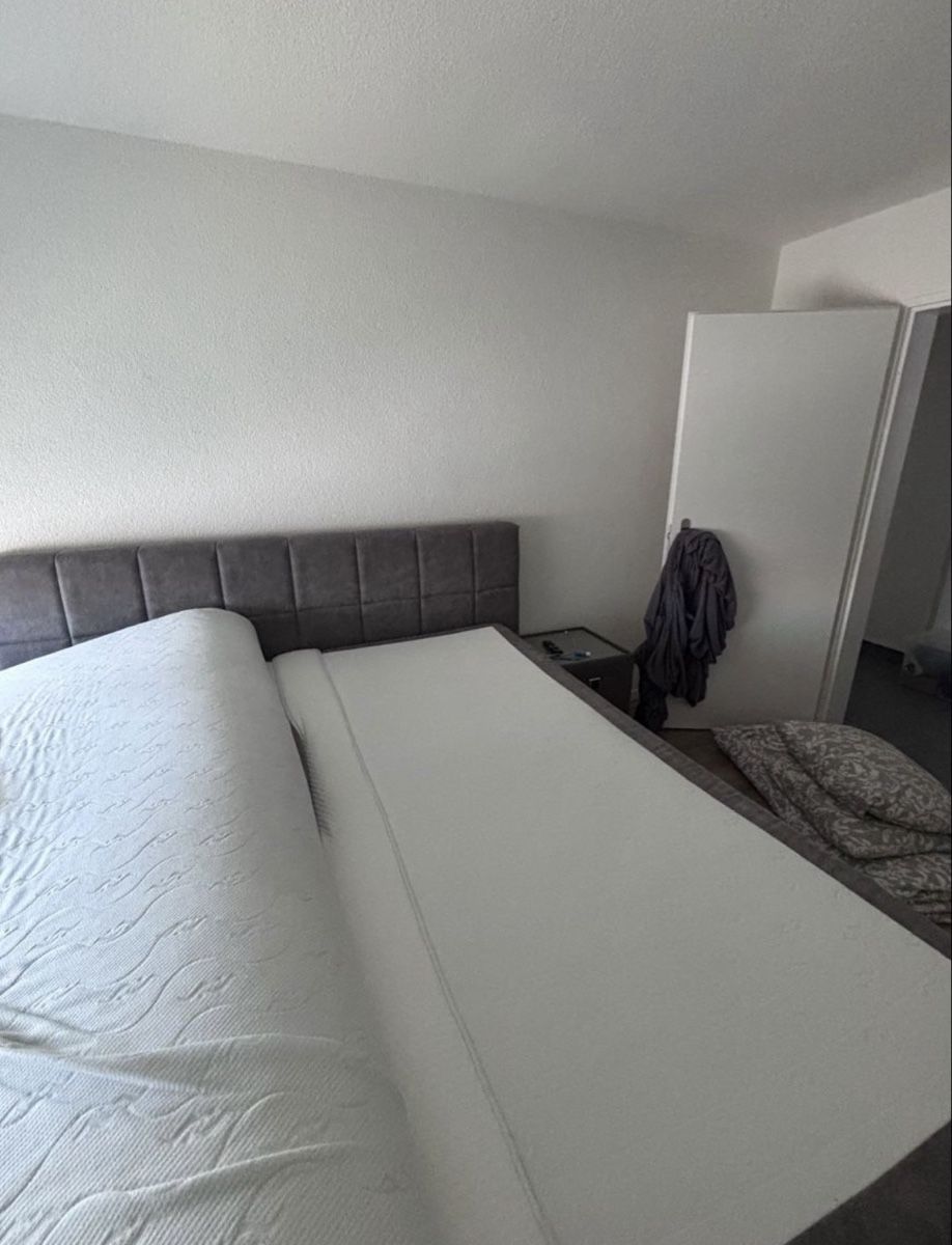 Letti: Bett mit Bettkasten 180x200cm grau! – Usato da Oberglatt ZH venduto da Mitzi3840 4