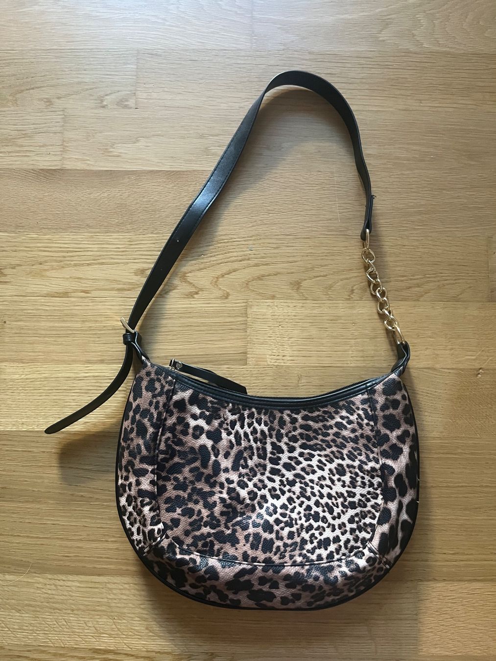 Taschen: Handtasche Leo-Muster – Neu (gemäss Beschreibung) aus Bern von noe_dv8j