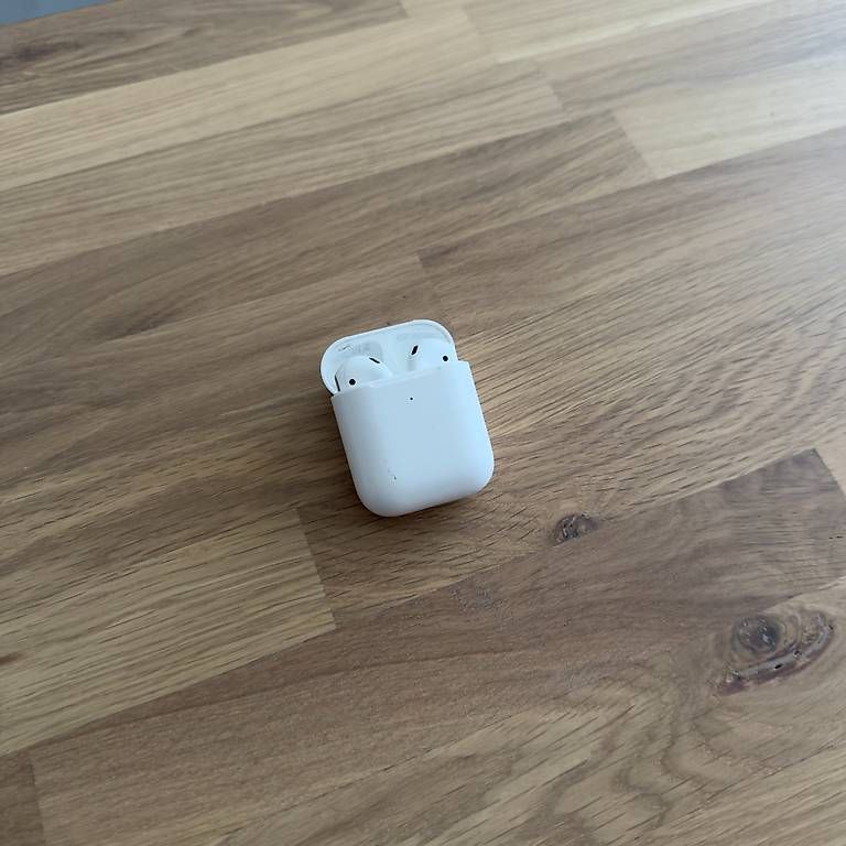 Apple Cuffie: Apple AirPods 2 – Usato da Widen venduto da flavio_marchi