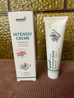 Intensiv Creme bei trockener, rauher  Fuss Haut