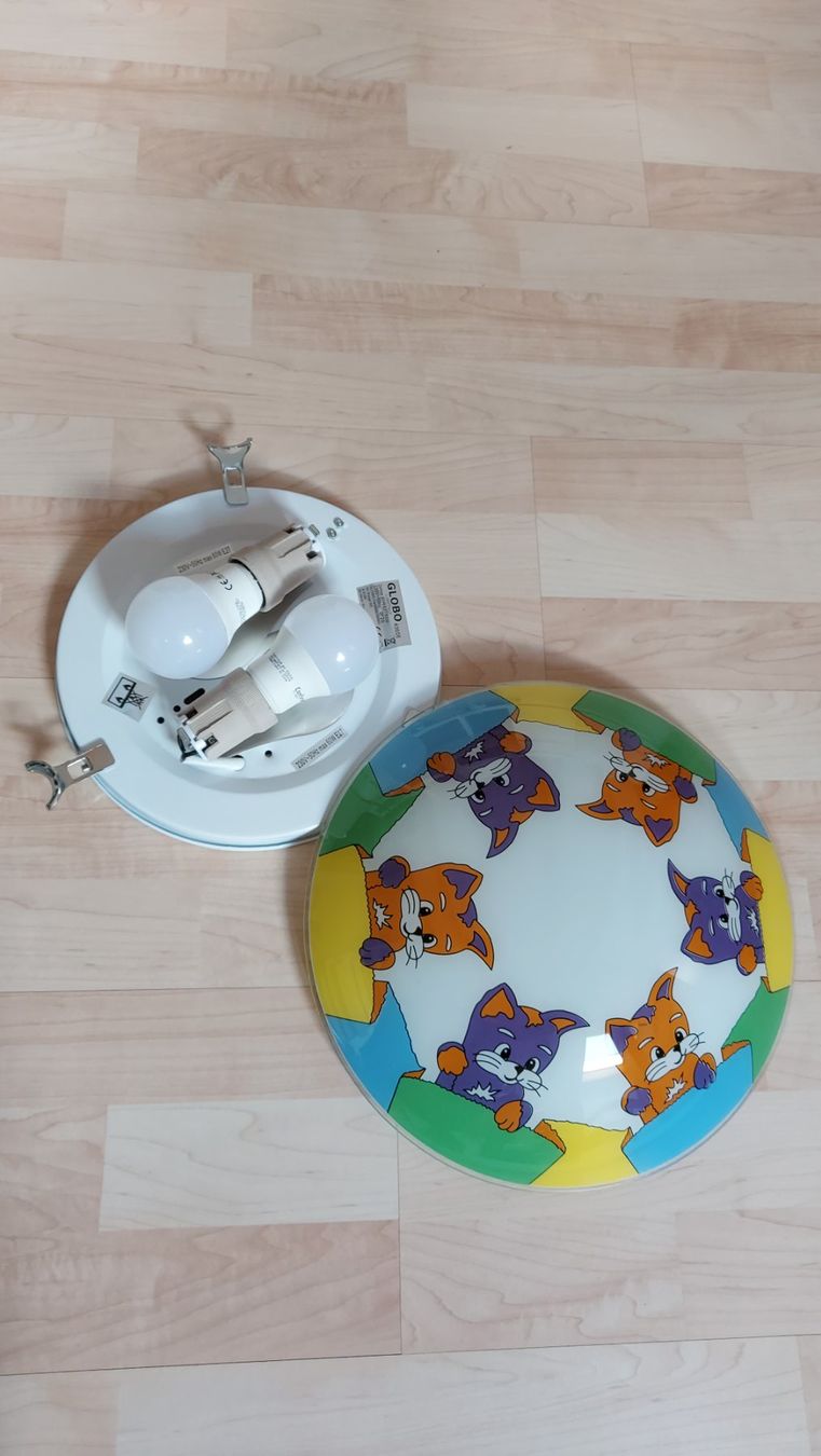 Conforama Lampadari & plafoniere: Kinderzimmerlampe, Deckenlampe mit Katzen Motiv – Usato da Neuenegg venduto da RESI06 1