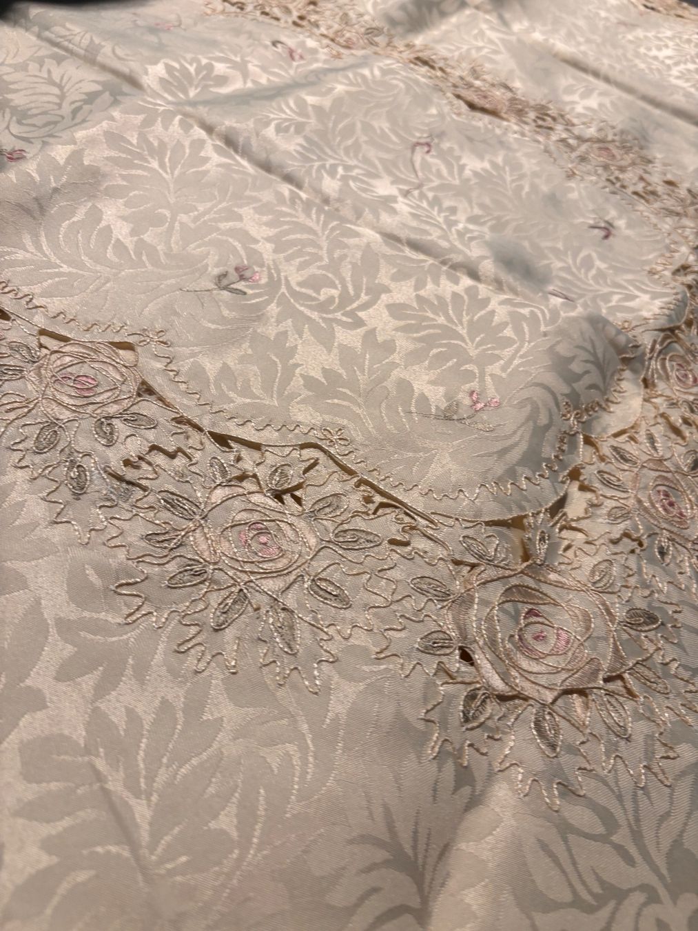 Altra biancheria da tavola: Tischdecke beigefarben mit Blumenmuster gebraucht – Nuovo (secondo la descrizione) da Zürich venduto da eng_v9x6 4