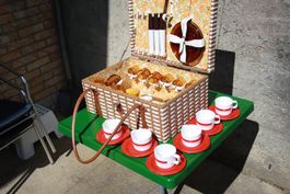 PICKNICK SET CAMPINGESCHIRR VINTAGE PICKNICKKORB
