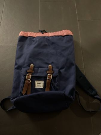Praktischer Rucksack - Ideal für den Sommer! Top Zustand