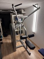 Lat Pulldown Machine - Life fitness