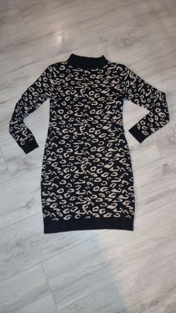 neuwertig Strickkleid mit Leo-Muster, Grösse 36, Top Zustand