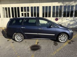 Mitsubishi grandis 