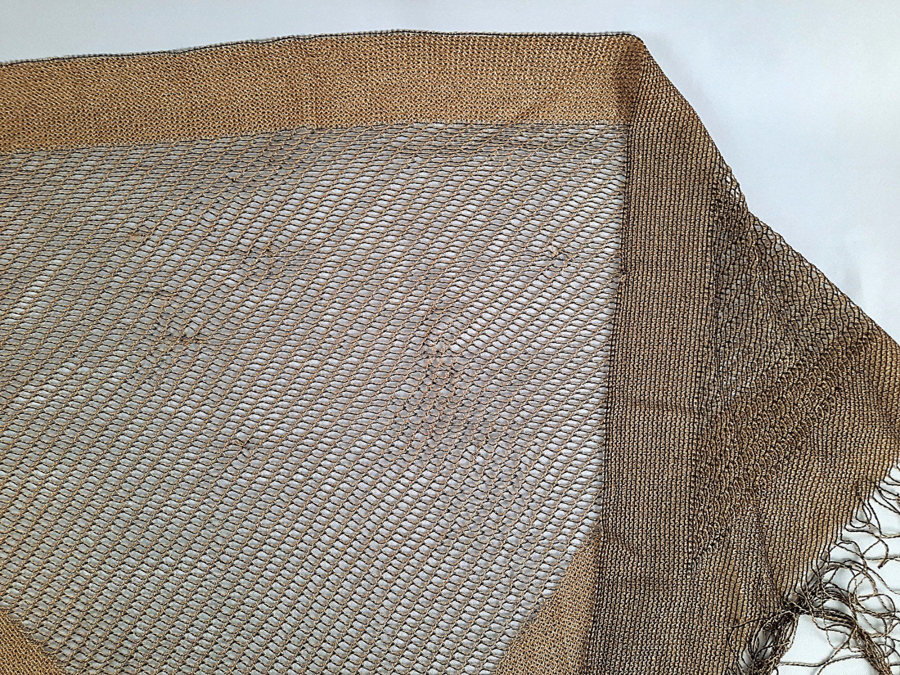 Foulard & Sciarpe: Grobmaschiger Schal, gold-schwarz – Usato da Beinwil am See venduto da Restwert_Beinwil 3