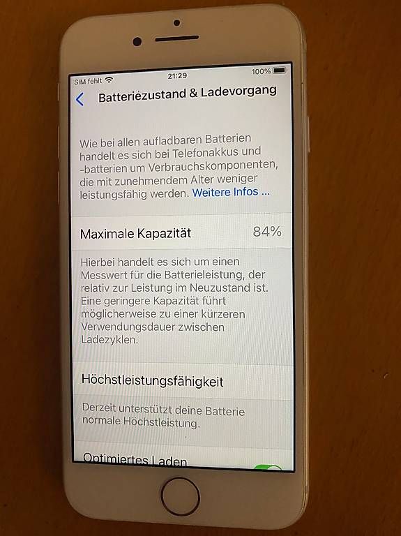 Apple Telefoni cellulari / Smartphones: iPhone 8 weiss 64GB, Batterie 84% – Usato da Liebefeld venduto da justasmile 3