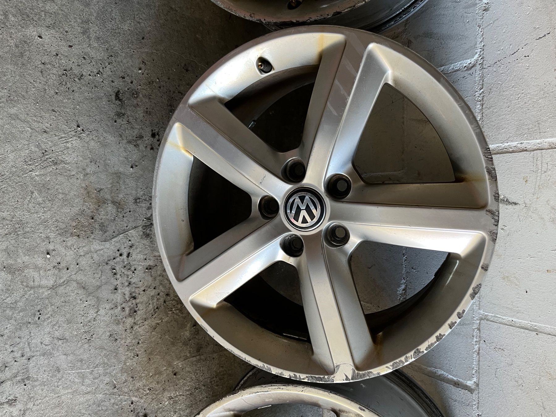 Volkswagen Cerchioni: Felgen Orginal VW – Usato da Frick venduto da silan28 2