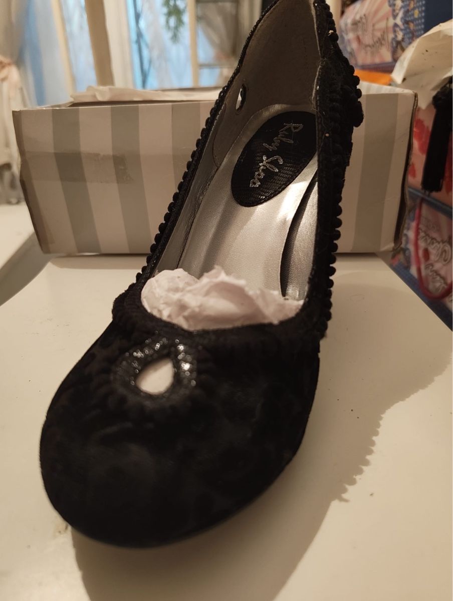 Damenschuhe: Schuhe Ruby Shoo Miley Schwarz Samt Grösse 37 – Neu (gemäss Beschreibung) aus Zürich von tos_mht7