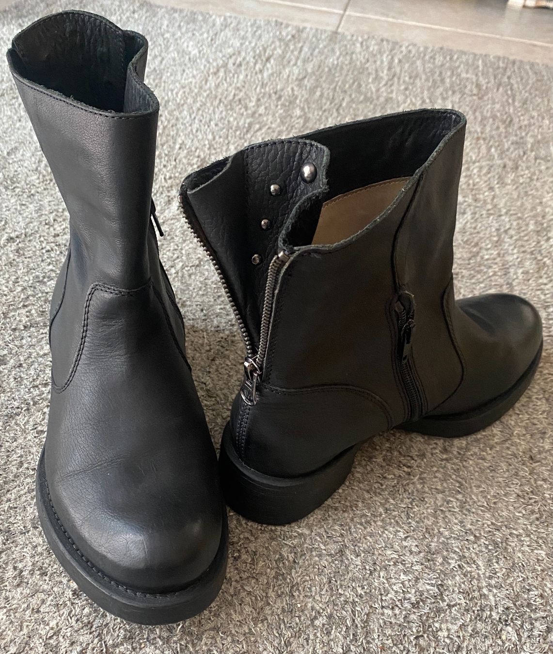 Unisa Scarpe da donna: Unisa Boots aus Leder – Usato da Winkel venduto da gatta 1
