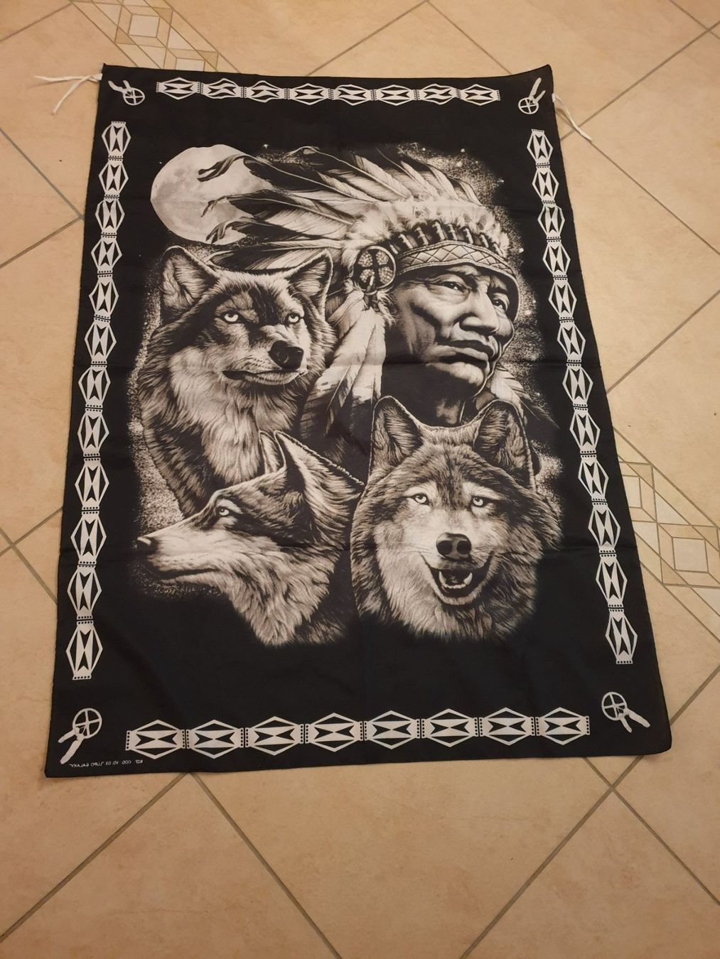 Foulard & Sciarpe: Foulards Loups et Indiens – Usato da Courtelary venduto da Chauvesouris 4