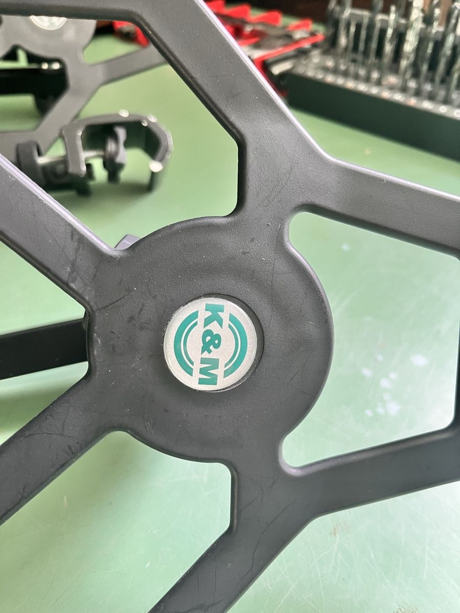 König & Meyer Supporti a parete: 3 K&M - I-pad halter. – Usato da worben venduto da than56 1