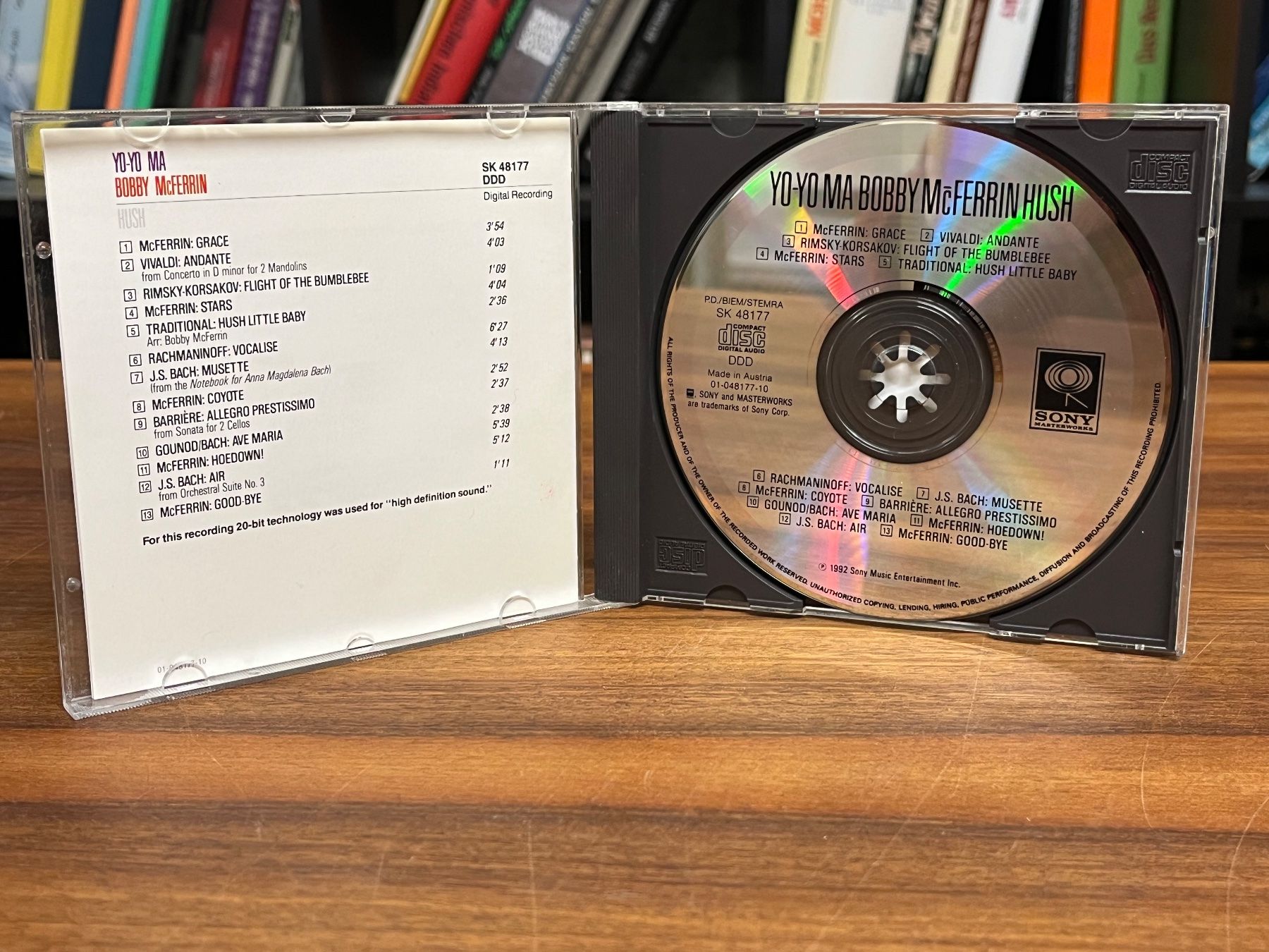 CD: Yo-Yo Ma, Bobby McFerrin - Hush - RA11D – Usato da Küsnacht ZH venduto da Jazztilldawn 2