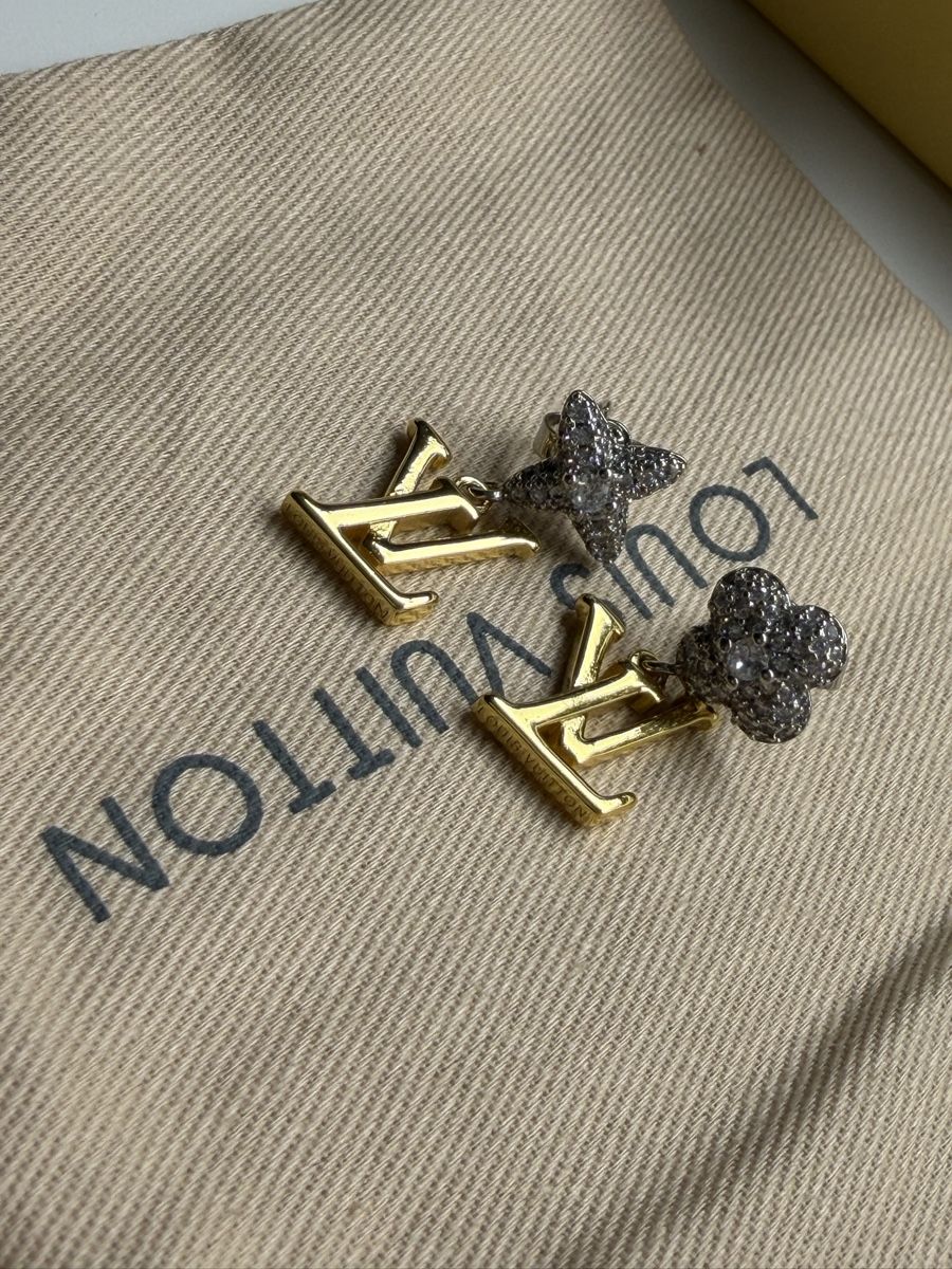Louis Vuitton Ohrringe & -stecker: Louis Vuitton Iconic Flower M01287 – Gebraucht aus Rebstein von gad_gz8q