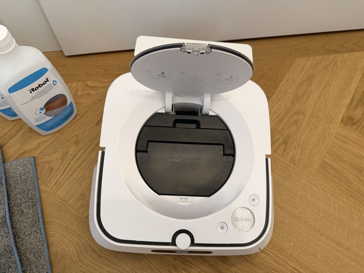 Irobot Aspirapolveri & Accessori: iRobot Braava jet M6 – Usato da Zürich venduto da jankais3r 1