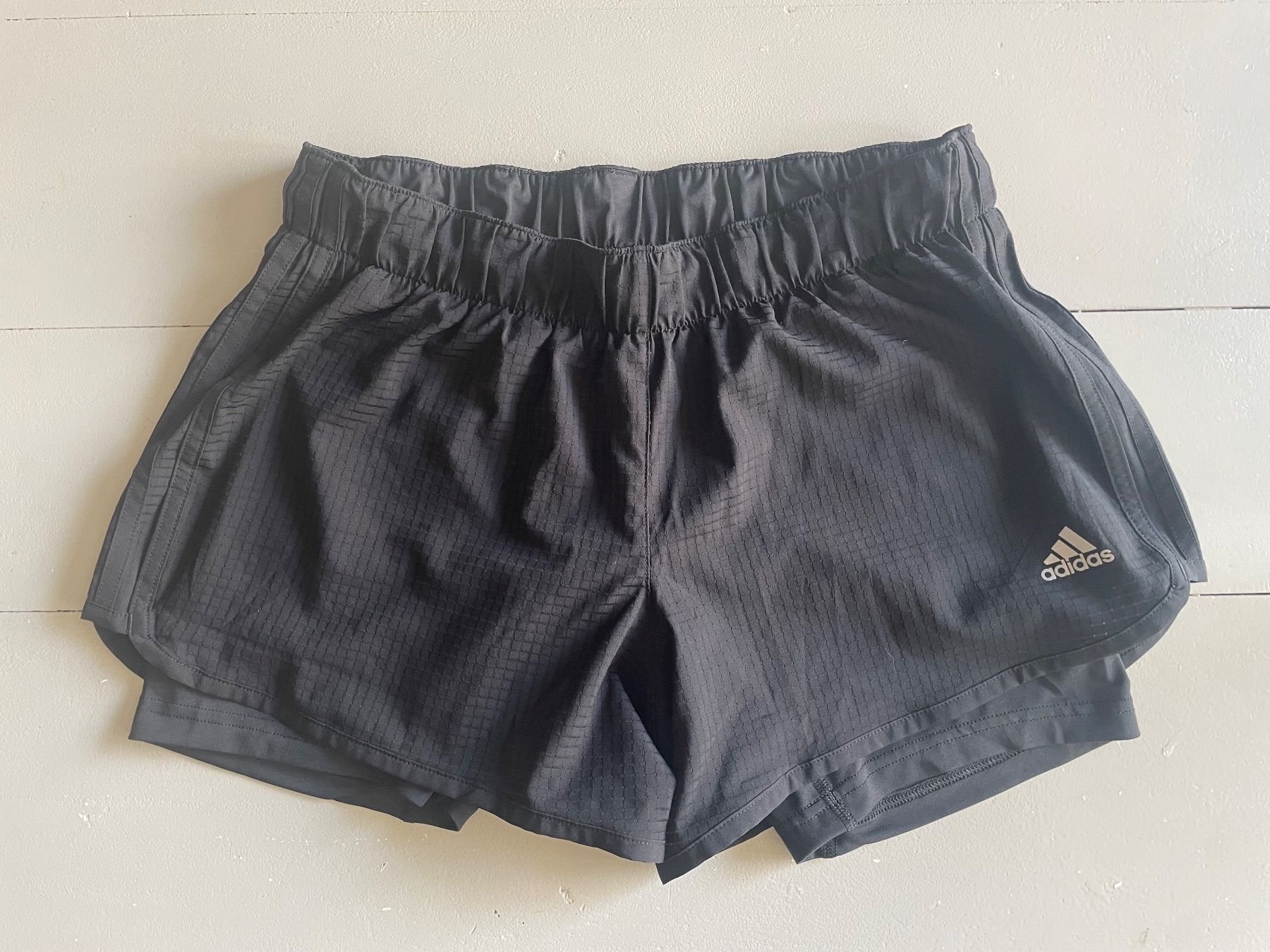 Adidas Pantaloni: Laufshorts Damen Adidas – Usato da Arbon venduto da mannamanna