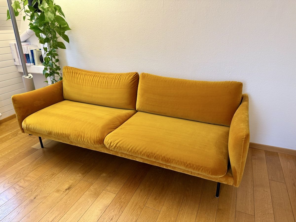 Sofas: Gelbes Designer Samt-Sofa – Gebraucht aus Zürich von sarah_a6 4